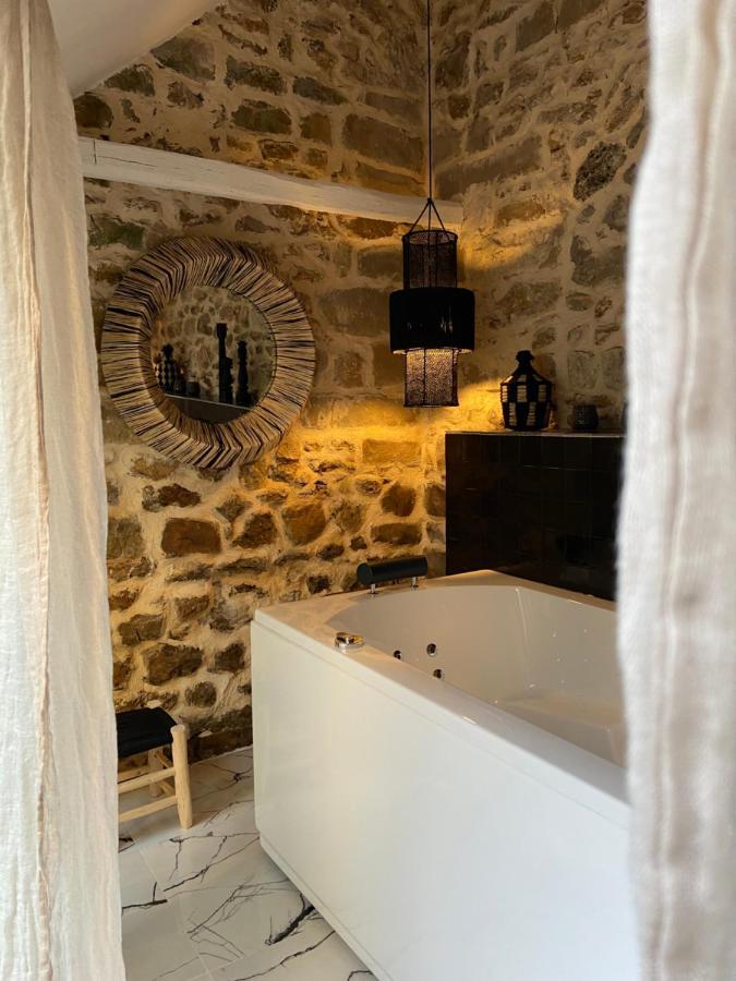 La Planque - Chambres Avec Jacuzzi Fleury-en-Biere Kültér fotó